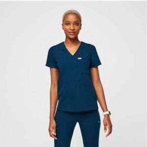 Deep Reef Catarina One-Pocket scrub top